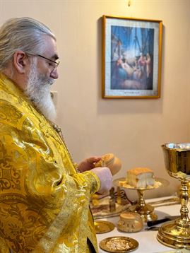 Епископ Мстислав совершил Божественную Литургию в Отрадном