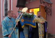 Преосвященнейший Мстислав, совершил утреню с чином Погребения   Пресвятой Богородицы в Преображенском кафедральном соборе г. Тихвина