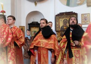 Преосвященнейший Мстислав, епископ Тихвинский и Лодейнопольский, совершил Божественную Литургию в г. Волхове