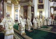 Епископ Мстислав сослужил митрополиту Варсонофию в Свято-Троицкой Александро-Невской Лавре 