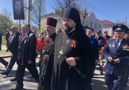 Священнослужители приняли участие в параде Победы в г. Лодейное Поле