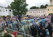 В Тихвинском Богородичном Успенском мужском монастыре прошли торжества в честь 15-летия со дня возвращения Тихвинской иконы Пресвятой Богородицы