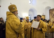Епископ Тихвинский и Лодейнопольский Мстислав совершил Божественную Литургию в Покровской церкви Тихвинского Успенского мужского монастыря