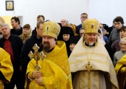 Преосвященнейший Мстислав, епископ Тихвинский и Лодейнопольский, совершил Божественную литургию в Крестовоздвиженском соборе Тихвинского Успенского монастыря