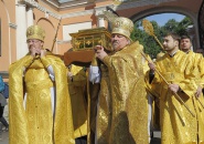 Митрополит Варсонофий возглавил Божественную литургию в Александро-Невской лавре
