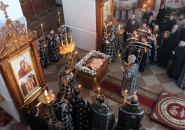 В Великую Пятницу епископ Мстислав совершил вечерню с выносом Плащаницы в Свято-Троицком Александра Свирского мужском монастыре