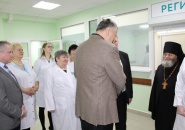 Губернатор Ленинградской области посетил часовню во имя великомученика Пантелеимона в Пашской участковой больнице