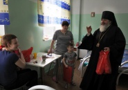 Епископ Мстислав посетил акушерское, детское и терапевтическое отделения Тихвинской межрайонной больницы