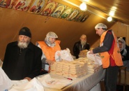Социальный проект «Народный обед» Тихвинской епархии продолжает успешно работать