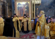 Преосвященнейший Мстислав, епископ Тихвинский и Лодейнопольский, совершил всенощное бдение в Успенском соборе Тихвинского Богородичного Успенского монастыря