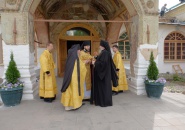 Епископ Мстислав совершил Божественную Литургию в Успенском соборе Тихвинского Богородичного Успенского монастыря