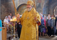 Преосвященнейший Мстислав, епископ Тихвинский и Лодейнопольский, совершил Божественную Литургию в Успенском соборе Тихвинского Богородичного Успенского монастыря