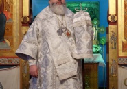Преосвященнейший Мстислав, епископ Тихвинский и Лодейнопольский, совершил Божественную Литургию в храме св. Архангела Михаила г. Волхова