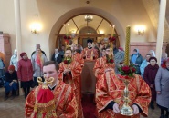 Епископ Мстислав совершил Божественную Литургию в Знаменском храме Тихвина – 22.04.2023