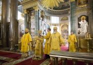Епископ Мстислав сослужил Митрополиту Варсонофию в Казанском соборе