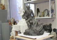 Председатель Архитектурной комиссии Тихвинской епархии посетил скульптурные мастерские Союза скульпторов Санкт-Петербурга