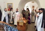 Епископ Тихвинский и Лодейнопольский Мстислав совершил панихиду по жертвам трагедии в Кемерово и молебен о здравии всех пострадавших
