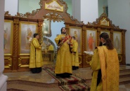 Преосвященнейший Мстислав, епископ Тихвинский и Лодейнопольский, совершил Божественную Литургию в Преображенском соборе Свято - Троицкого Александра Свирского монастыря.