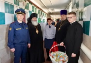 Епископ Тихвинский и Лодейнопольский Мстислав поздравил с праздником Пасхи заключенных СИЗО-2 г. Тихвина