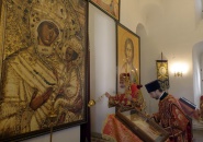 Преосвященнейший Мстислав, епископ Тихвинский и Лодейнопольский, совершил Божественную Литургию в Тихвинском Богородичном Успенском мужском монастыре